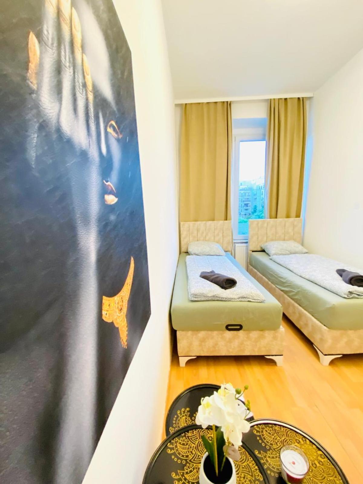 Bright 5br Shared W Great Transport Link Apartmán