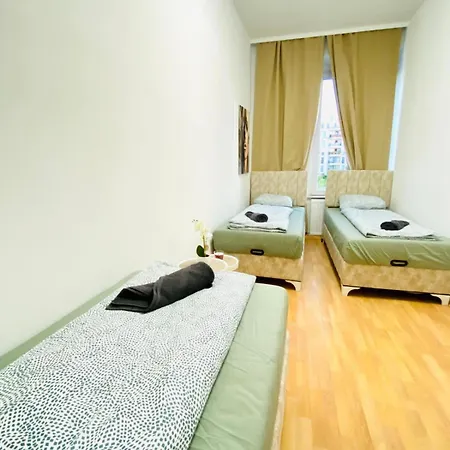 Bright 5Br Shared Apartment W Great Transport Link Vídeň Exteriér fotografie