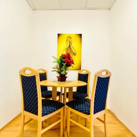 Bright 5Br Shared Apartment W Great Transport Link Vídeň Exteriér fotografie