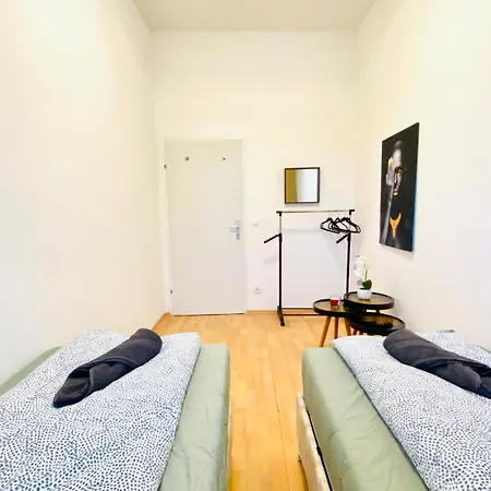 Bright 5Br Shared Apartment W Great Transport Link Vídeň Exteriér fotografie