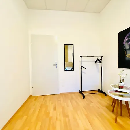 Bright 5Br Shared Apartment W Great Transport Link Vídeň Exteriér fotografie