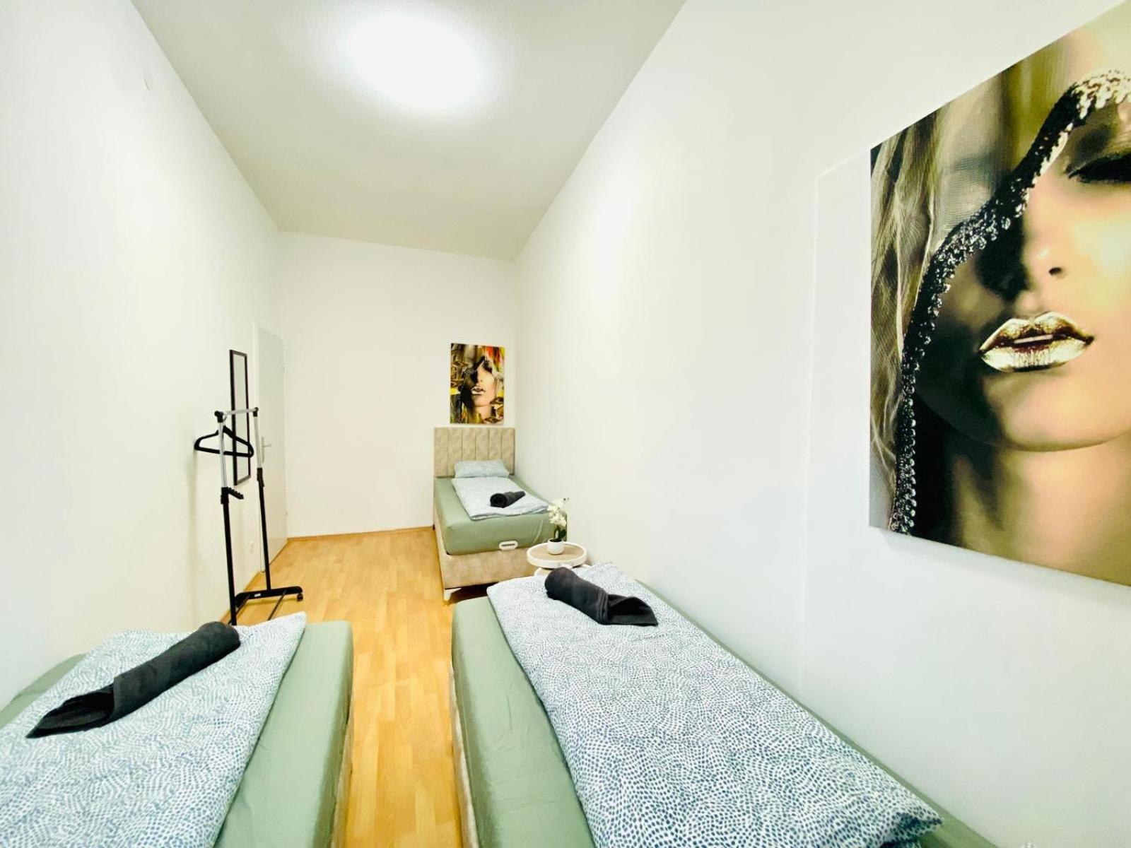 Bright 5br Shared W Great Transport Link Apartment *
