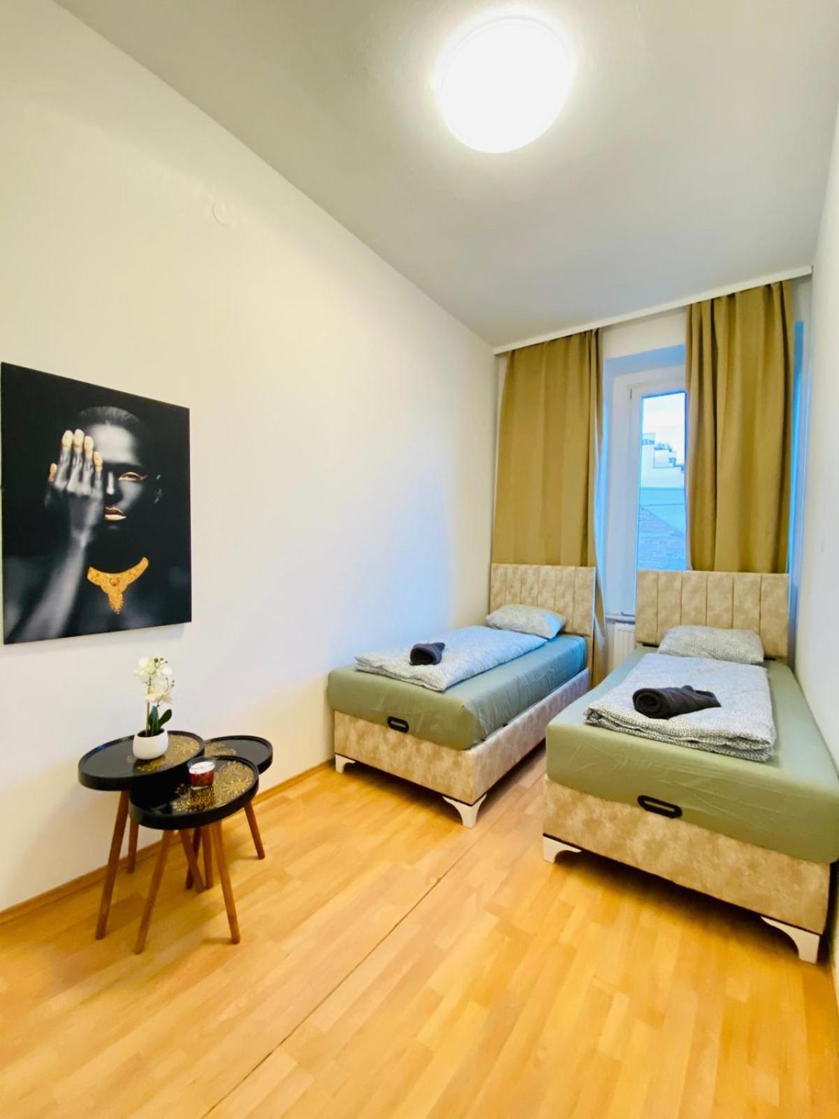 Bright 5br Shared W Great Transport Link *