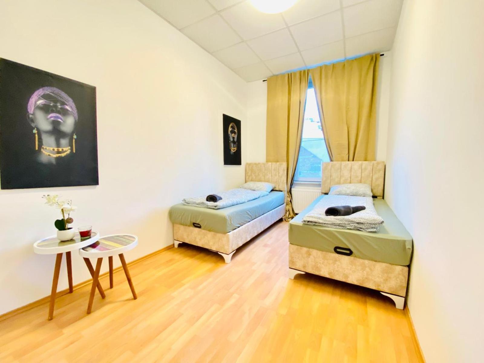 Bright 5br Shared W Great Transport Link Apartment Vienna