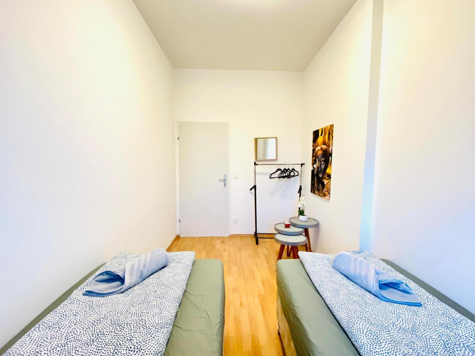 Bright 5br Shared W Great Transport Link *