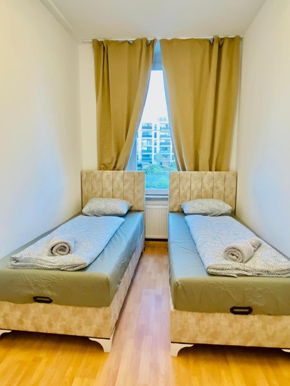 Bright 5br Shared W Great Transport Link Apartment *